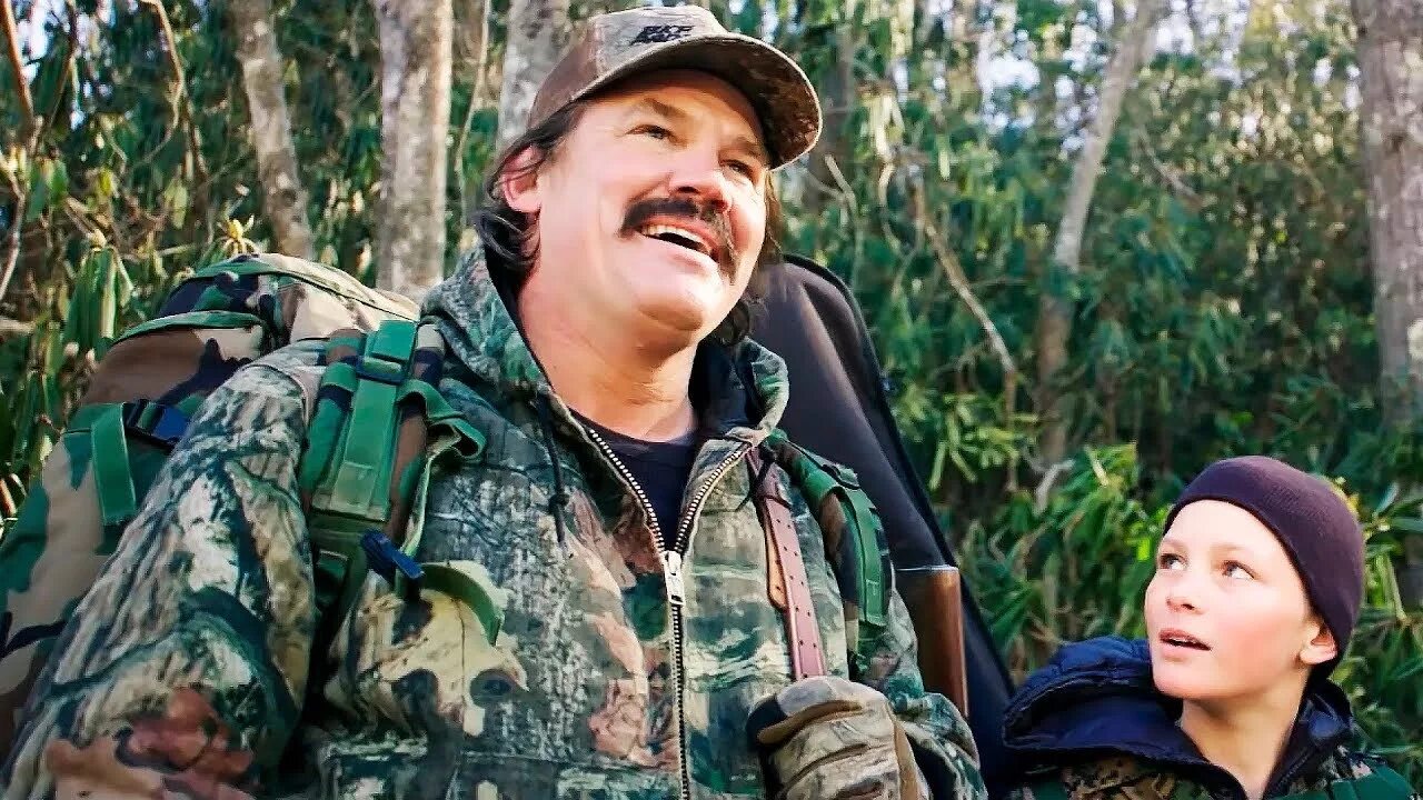 Охотник/ the hunter (2011) уильям. Шон линден. Серенький волчок фильм 2020. Охотники трейлер на русском. Охотник фильм 2011 бакур.