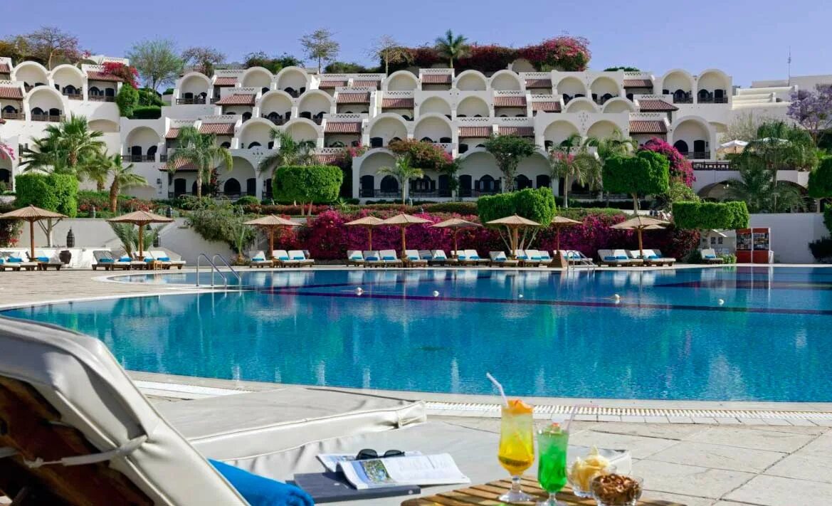 Лучшие отели с коралловыми рифами. Raouf Sun Hotel Шарм-Эль-Шейх.