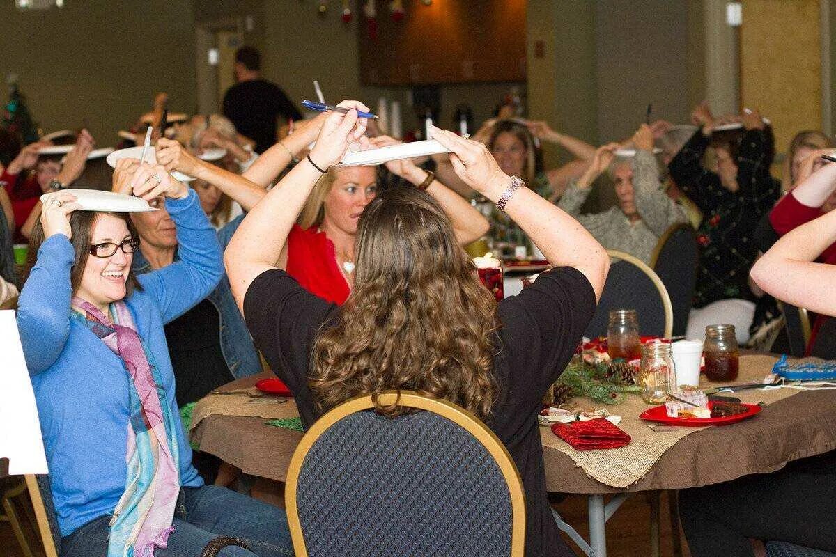 конкурсы на корпоратив. вечеринка для небольшой компании. веселые конкурсы и развлечения на юбилей мужчине. веселые смешные конкурсы на свадьбу. смешные конкурсы на празднике.