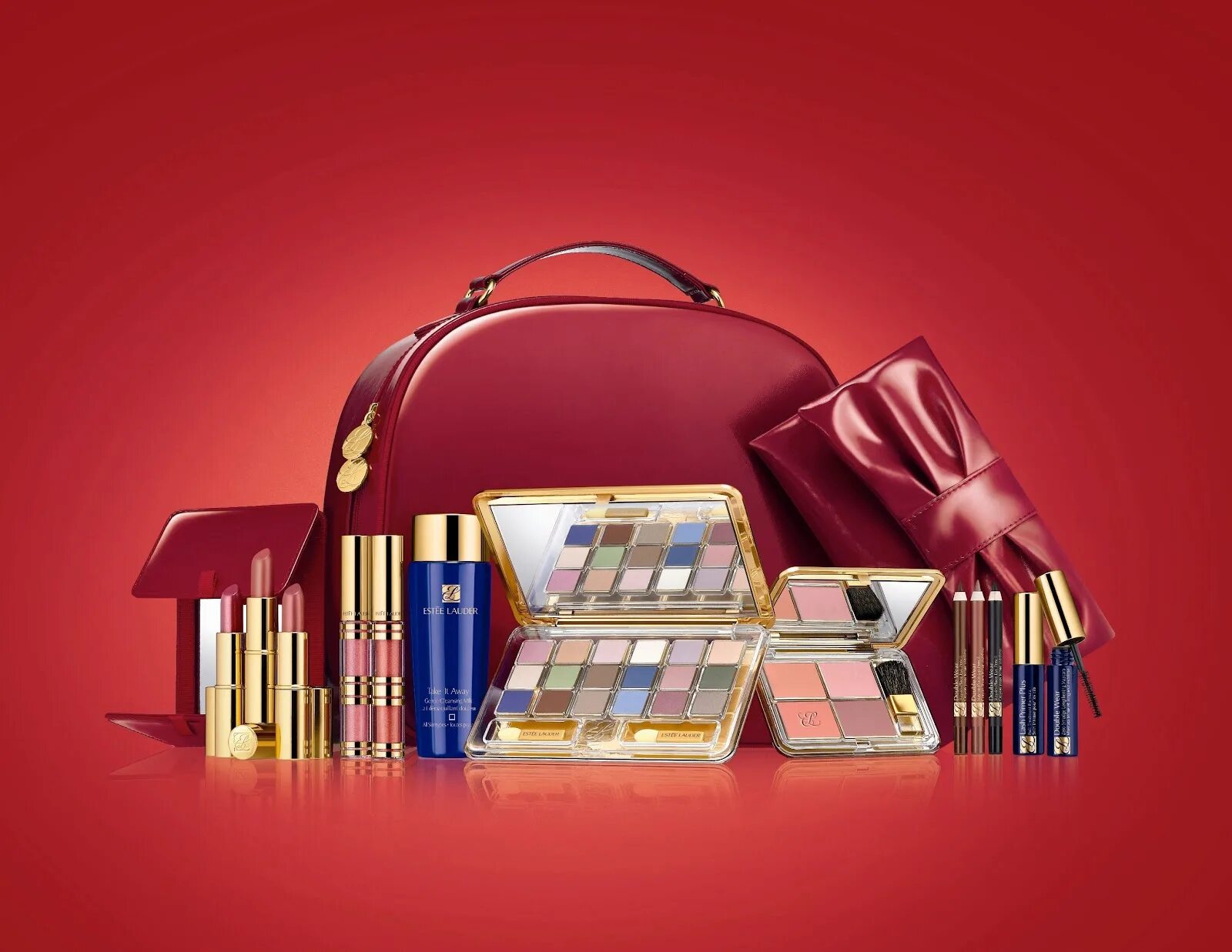 Эсте лаудер косметика. Набор Эсте лаудер. Estee Lauder Gift Set. Косметичка Эсте лаудер.