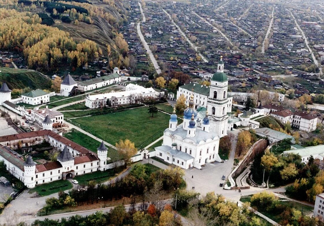 Как называется город тобольск. Тобольск. Тобольский Кремль экскурсии. Тобольск столица Сибири. Тобольск Кремль.