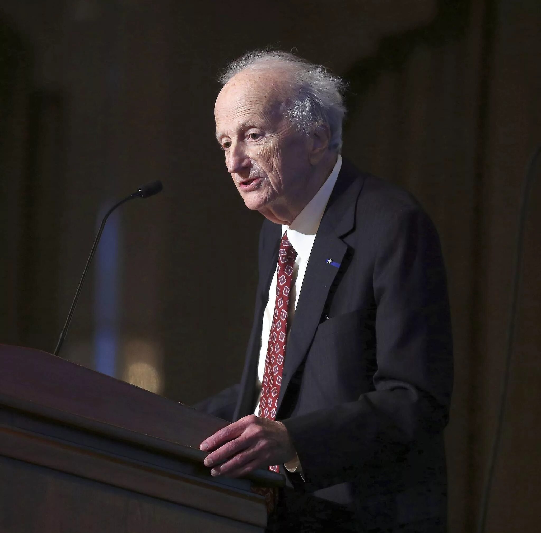 американский физик леон макс ледерман. ричард тайлер экономист. ирвин роуз. пауль каррер нобелевская медаль. оливер уильямсон фото.