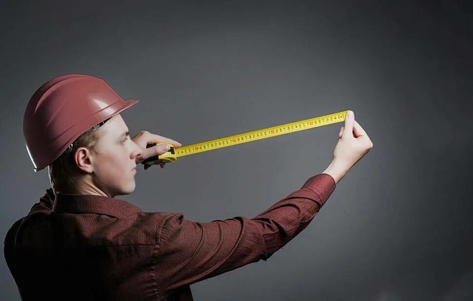 Замер под. Замер под. Схема замера проема ворот. Рулетка замер. Замер под.