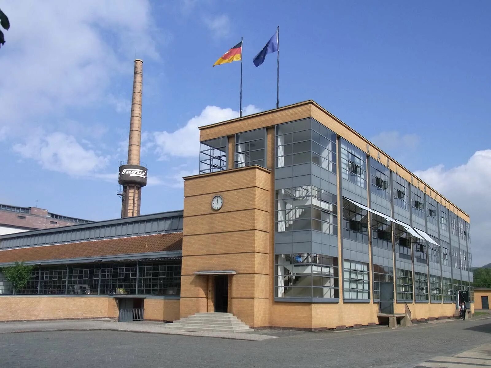 «жак торрес» архитектура фабрики. промышленные здания и сооружения. здание завода относится к. здания абк агропромкомплектация. здание фабрики фагус гропиус.