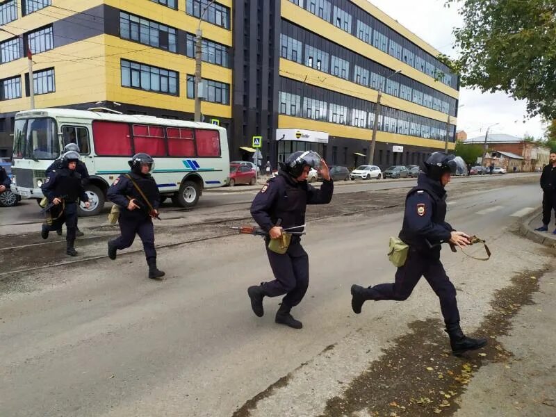 Нападение сентябрь. Стрелок в Перми в университете. ПГНИУ Пермь стрельба. Нападение на университет в Перми.