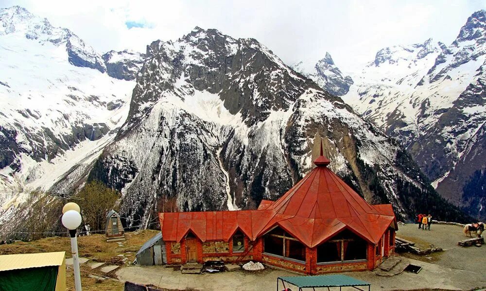 дамхурц карачаево черкесия. поселок азиатский урупский район. поселок азиатский отдых. закан карачаево черкесия дом на дереве. отель фиагдон северная осетия.
