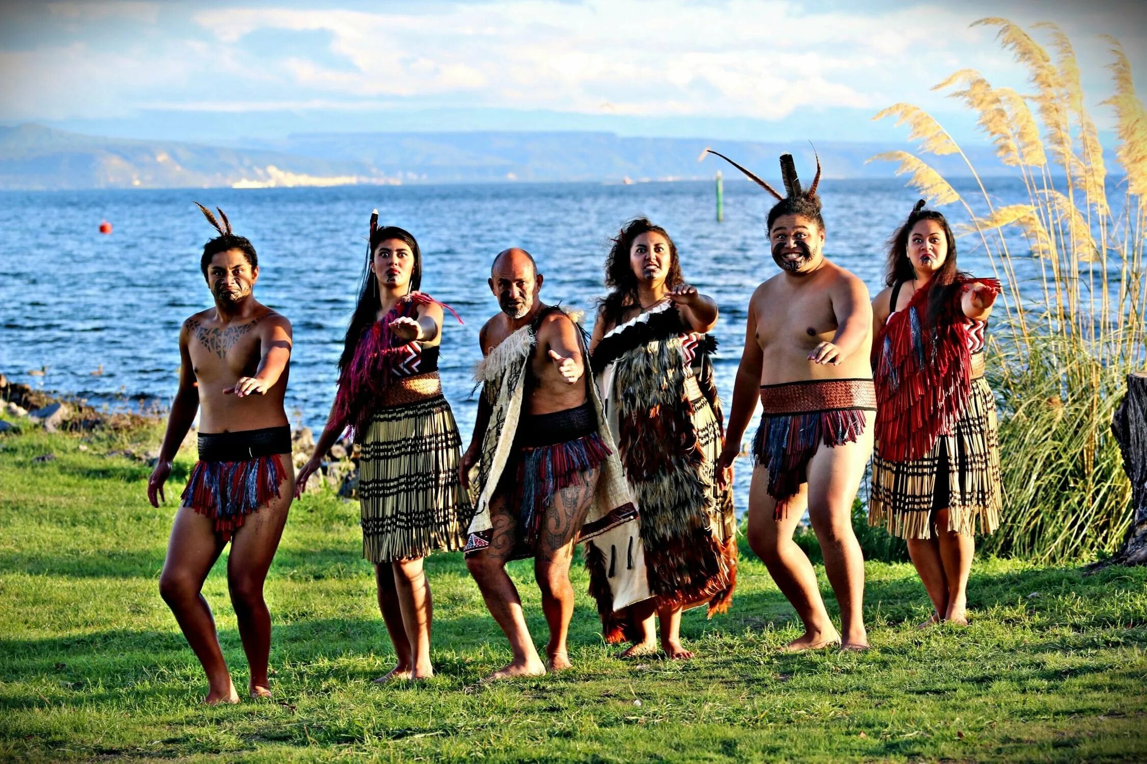 New zealand traditions. Новая Зеландия новозеландцы. Новозеландия Маори. Племя Маори в новой Зеландии. Культура новой Зеландии.