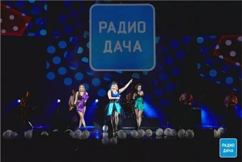 Удачные песни 2022 санкт-петербург концерт. Концерты хабаровск. Новогодний концерт песня года. Песни концерт 28. Поздравление на сцене.