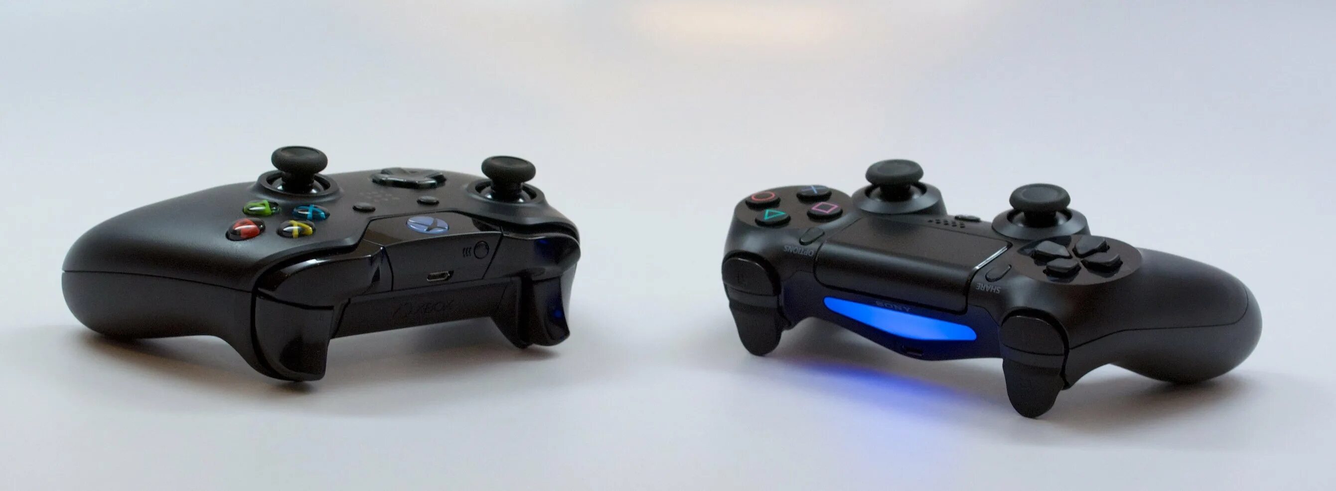 Геймпад плейстейшен 4 и хбокс. Геймпад ps4 и Xbox one. Xbox 360 vs Xbox one Gamepad. Ps4 Gamepad Xbox. Джойстик xbox ps4