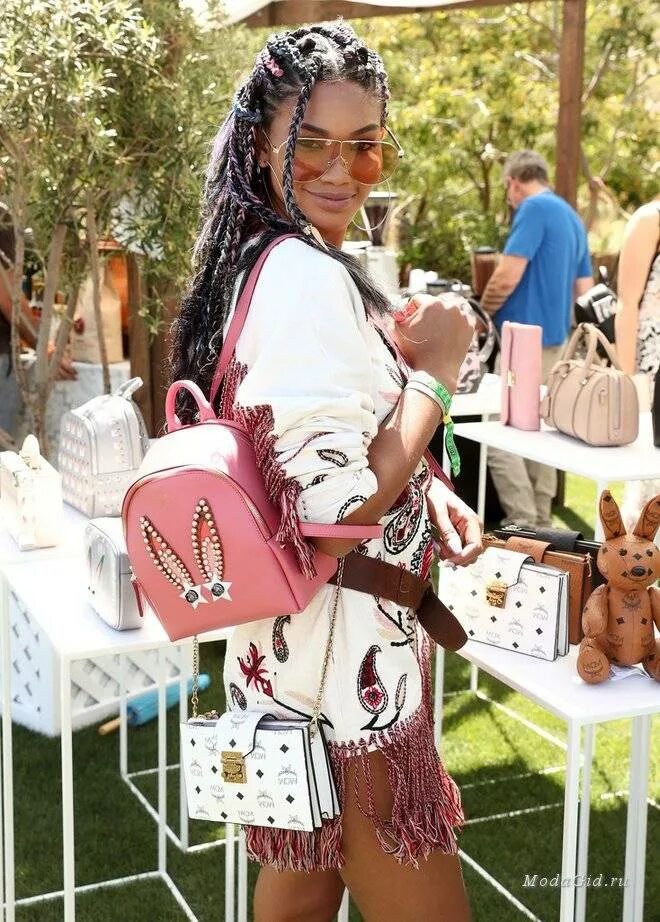 Коачелла 2023 дата. Коачелла одежда женская. Coachella 2024. Коачелла логотип. Сцена коачелла 2022.