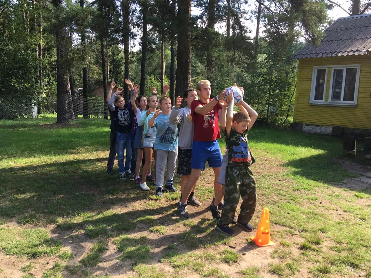 Администрация загородные лагеря. Загородный лагерь ГРИНФА. Загородный лагерь Полесье. Детские Загородные лагеря. Детский загородный лагерь.