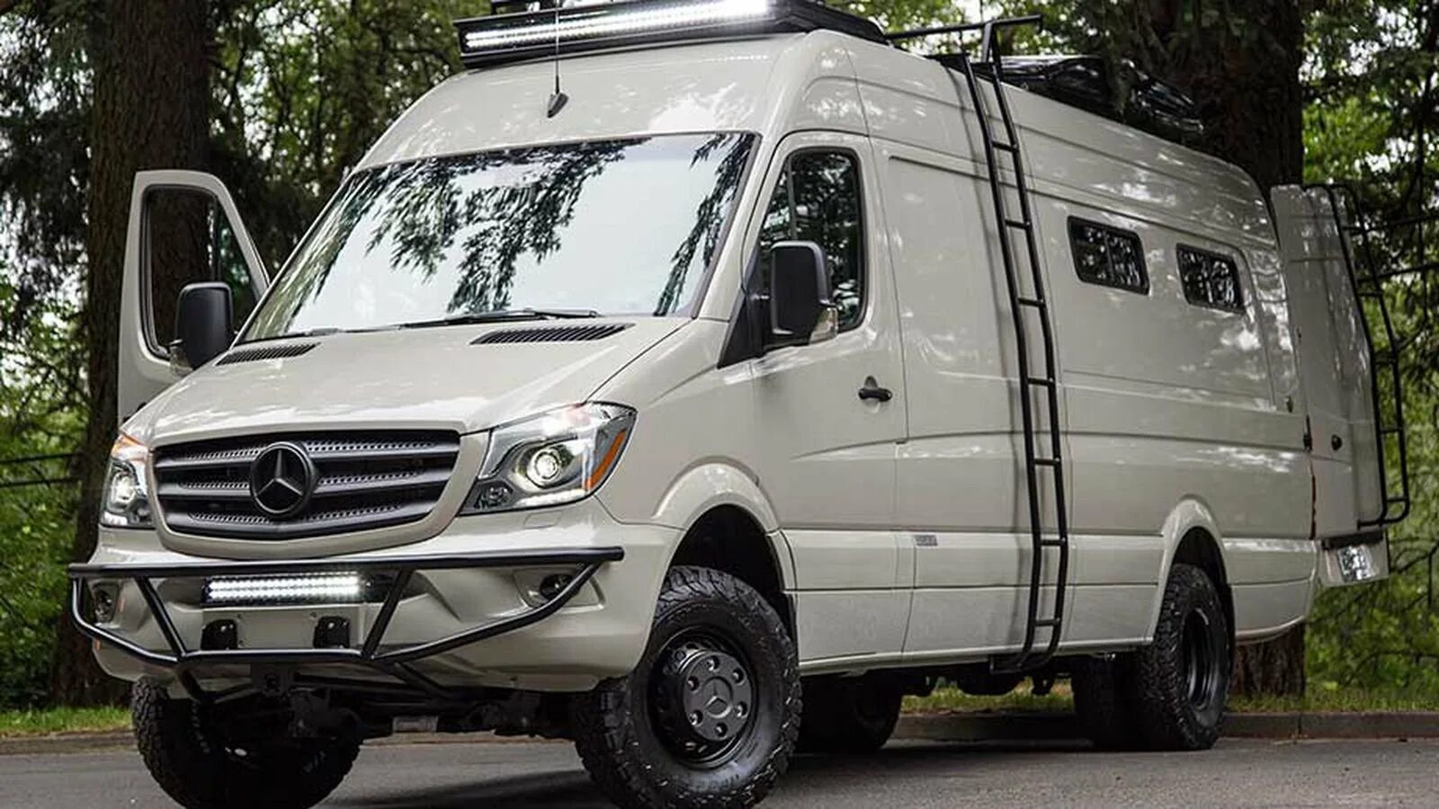 Как сделать спринтер. Мерседес Спринтер 4 на 4. Mercedes-Benz Sprinter 4x4. Mercedes Benz Sprinter Camper van. Mercedes Sprinter 2008 Camper.