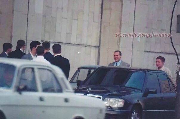 Москва 90-х ....Время бурного развития предпринимательства.Вспоминаются грязь во