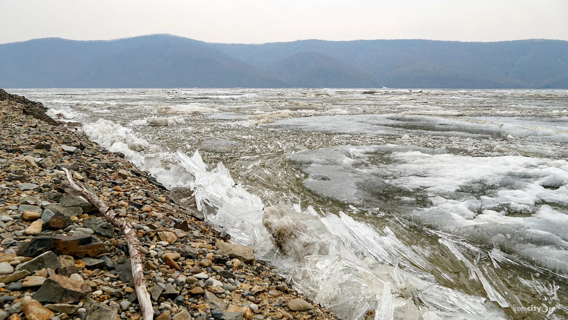 Амур в какое море. Ледоход на Амуре в Комсомольске на Амуре. Ледоход на Амуре 2022 Хабаровск. Ледоход в Комсомольске на Амуре 2022. Ледоход в Комсомольске на Амуре в 2023.