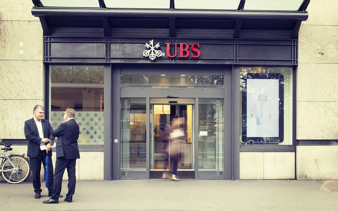 Банку ubs. UBS Цюрих. UBS Bank Switzerland. Банк ЮБС В Цюрихе. Центральный офис банка UBS В Швейцарии.