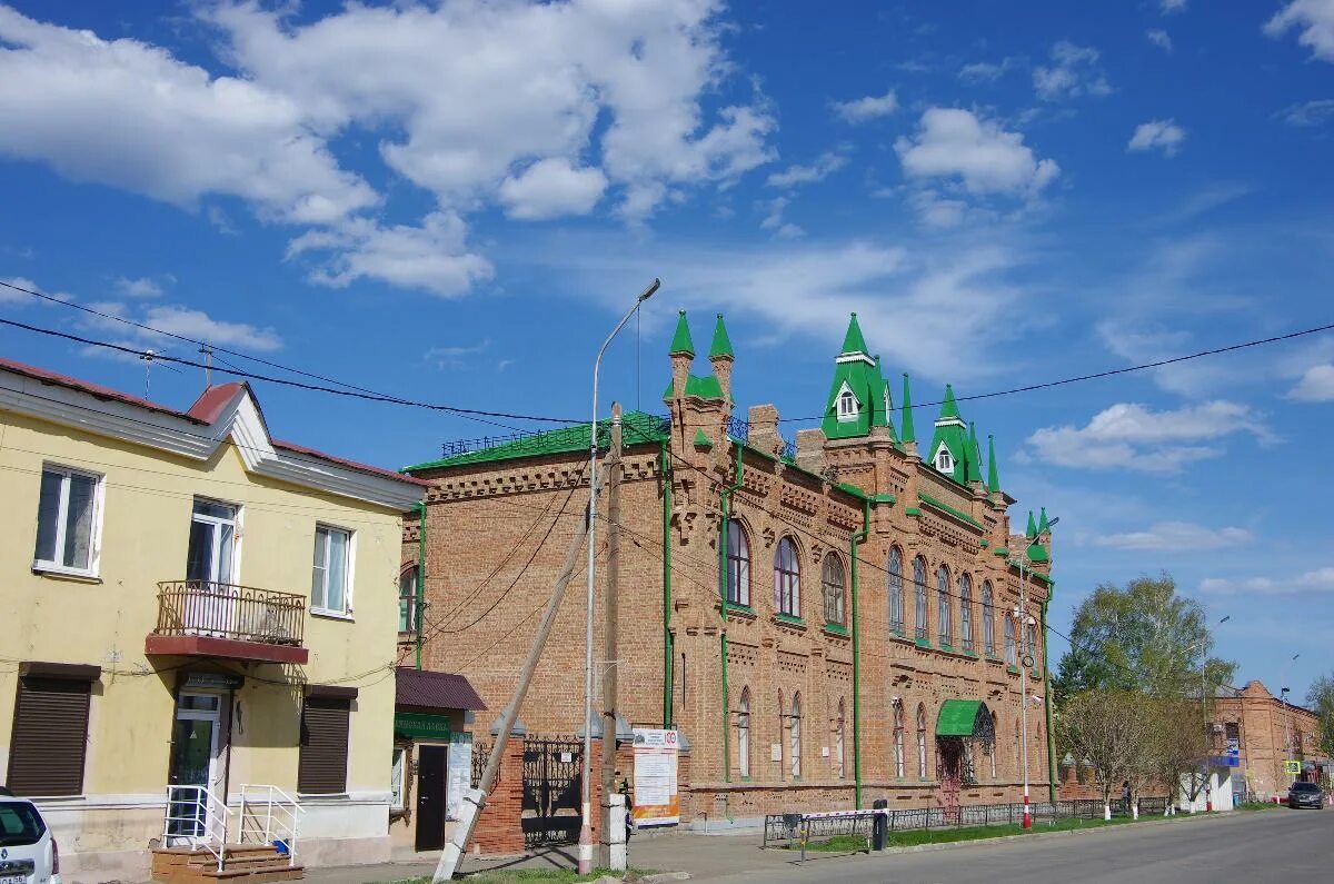 Дома в бузулуке оренбургской области. Женская гимназия (Бузулук). Здание женской гимназии Бузулук. Город Бузулук Оренбургской области. Здание бывшей женской гимназии Бузулук.