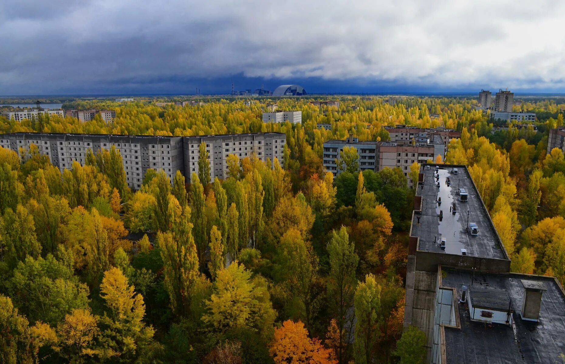 Pripyat chernobyl. Зона отчуждения Чернобыльской АЭС. Припять. Припять ЧЗО. Чернобыль зона отчуждения ЧАЭС.