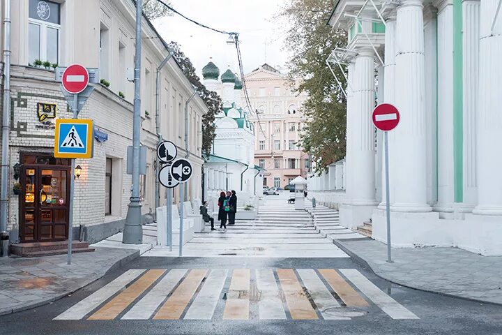 Дом на улице другой. Юшков переулок Москва. Хилковский переулок. Денежный переулок Москва. Мегабудка Пятницкая улица.