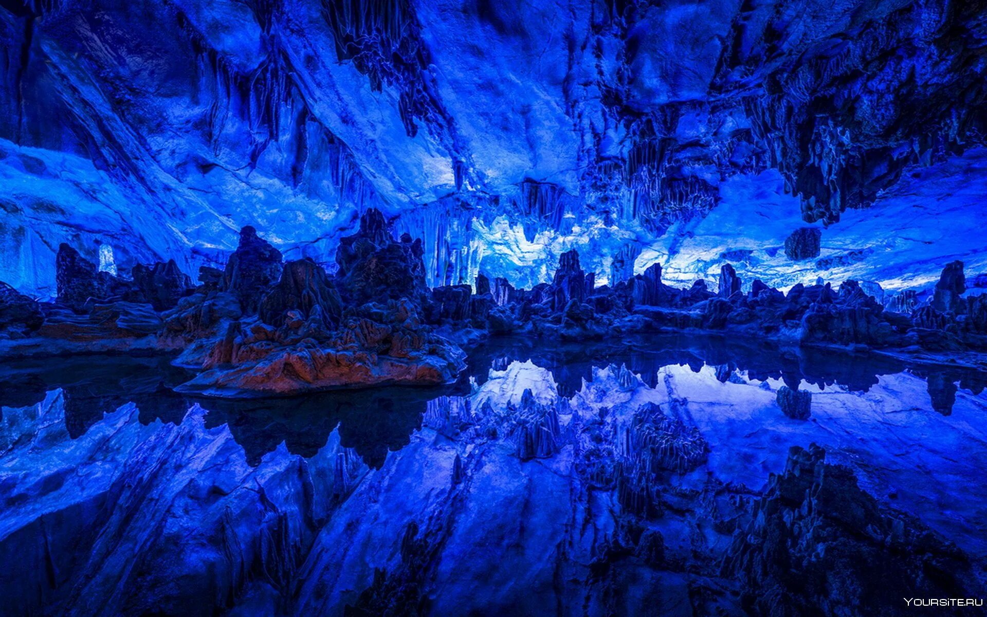 Big mother nature cave. Пещера тростниковой флейты Гуйлинь. Пещера тростниковой флейты в Гуйлине, Китай. Пещера Камышовой флейты Китай. Пещера Цифэн Шилинь.