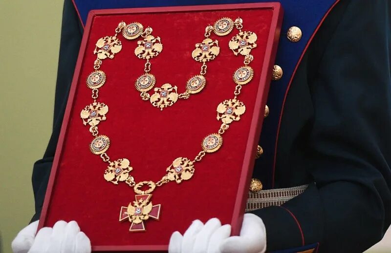 Формально президентская. Формально президентская. Формально президентская. Символы президентской власти. Белый зал резиденции президента рт.