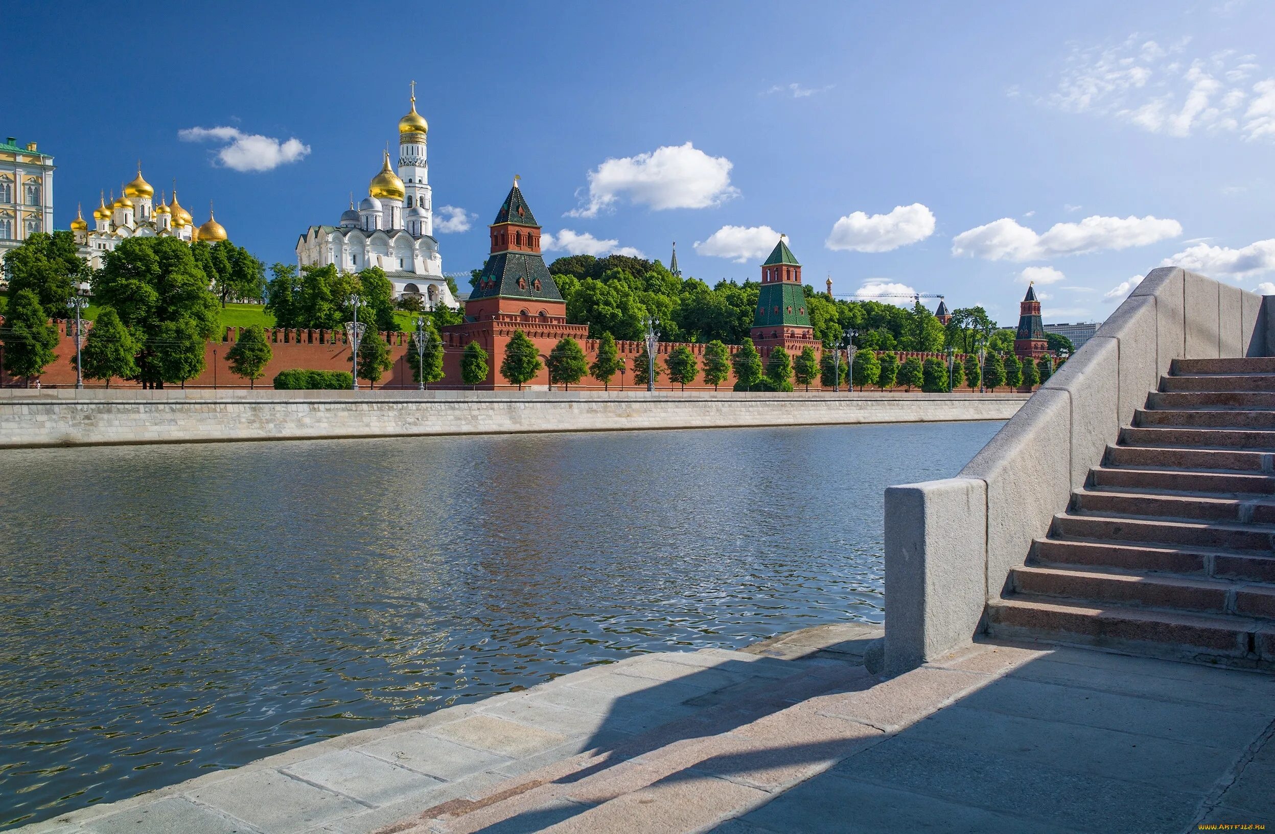 Кремлевская жизнь. Москва река Софийская набережная. Набережная Москвы-реки Москва. Реки Москва реки набережная. Кремлевская набережная 1 Москва.