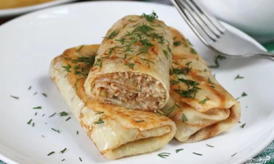 Блинчики с куриным фаршем. Блинчики с фаршем. блины с куриным фаршем. фаршированные блины с фаршем. блины фаршированные куриным фаршем.