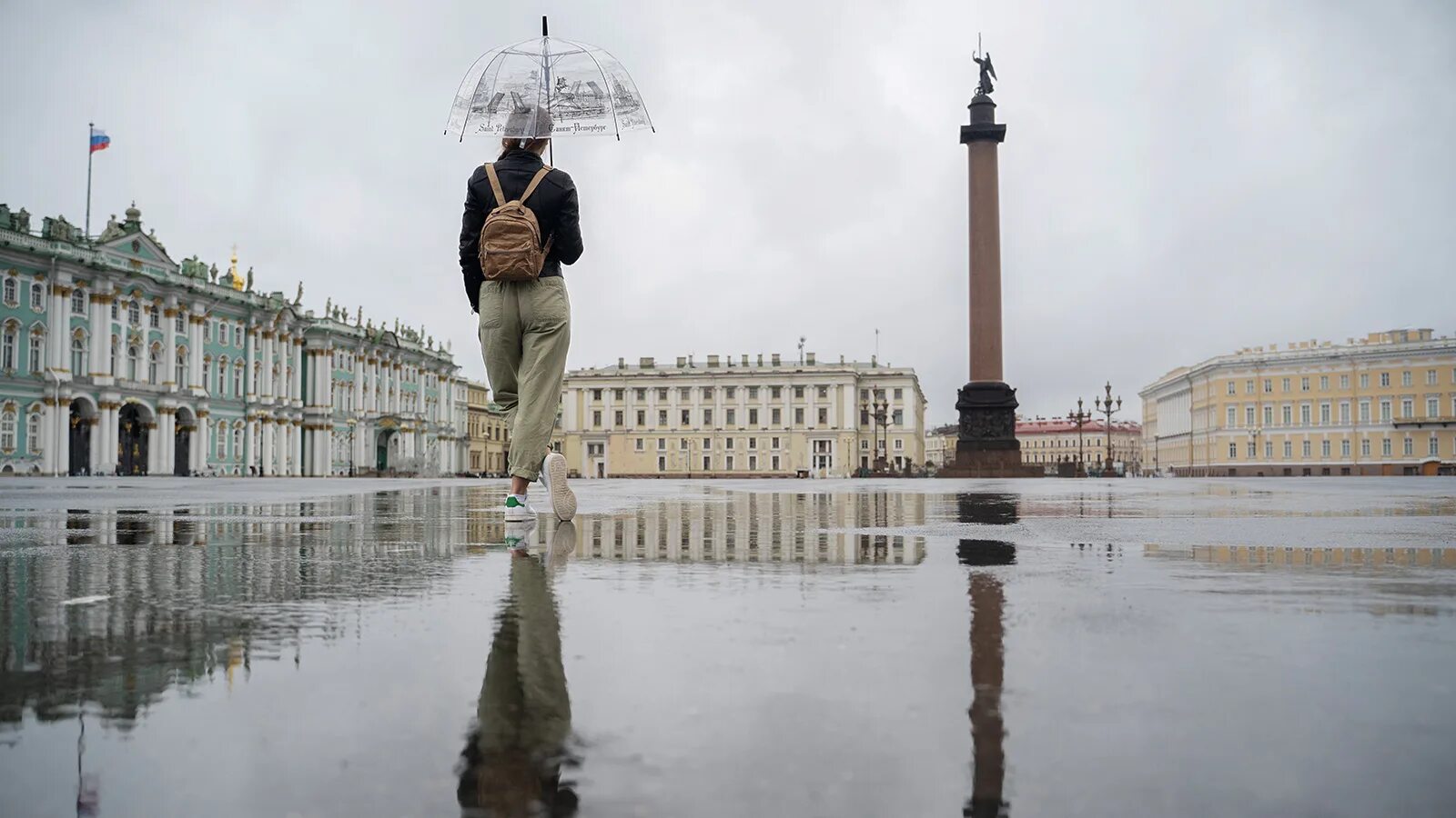 Погода питере на две. Дождливый Питер. Санкт-Петербург дождь. Дождь в Петербурге. Питер город дождей.
