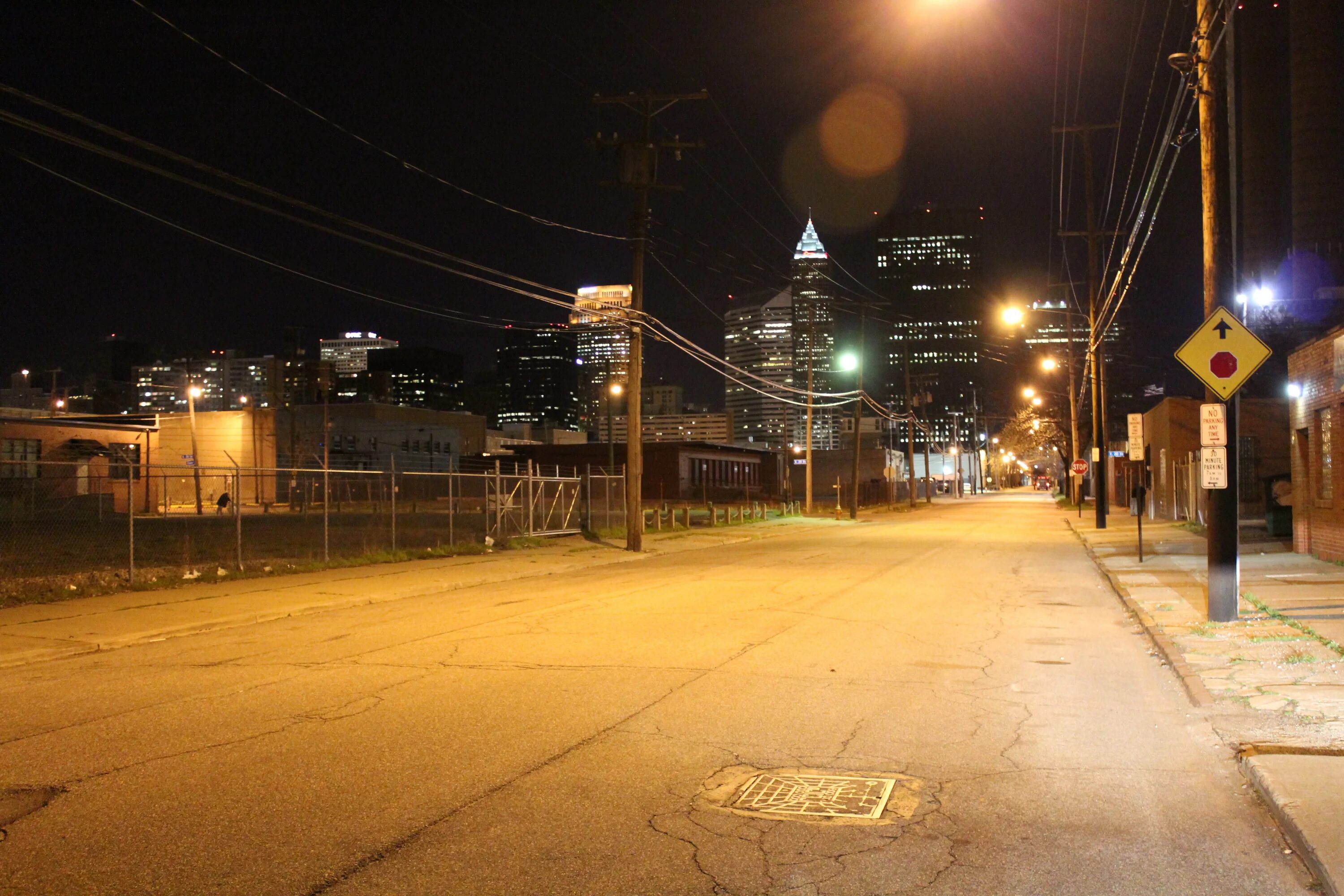Улица качество 720. Ночные улицы Америки. Американские улицы ночью. Ночная улица. Пустая улица ночью.