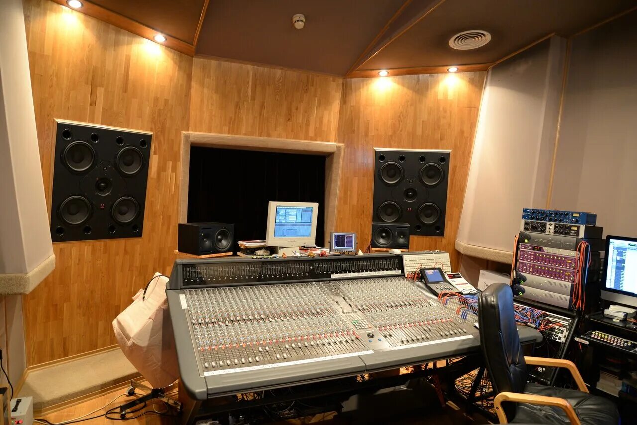 Adam audio s2v ачх. прослушать звукозапись. звукозаписывающая студия. актер озвучивания. прослушать звукозапись.