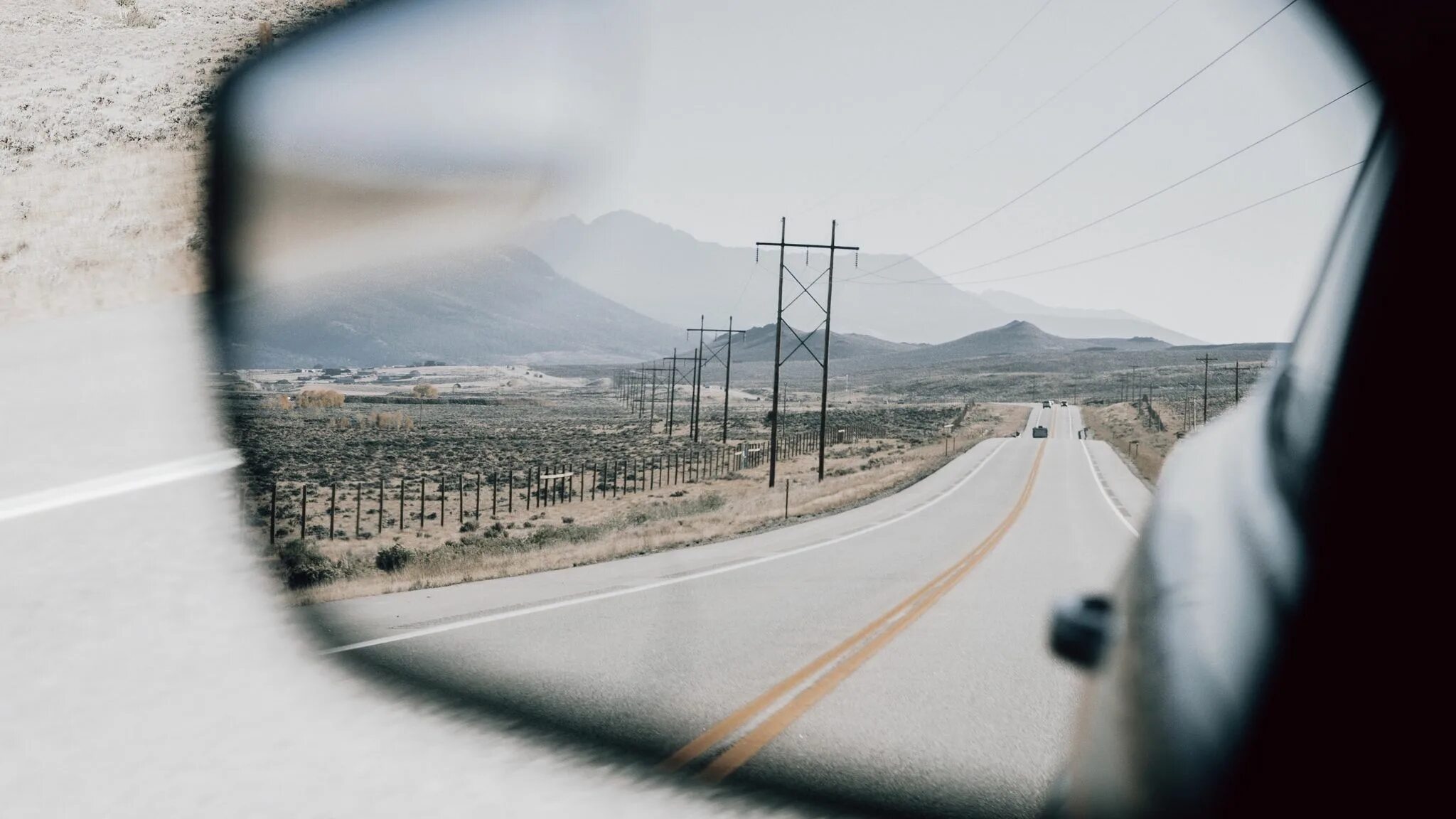 К чему снится ехать по дороге. Вид из окна машины горы. Зеркало на дороге. Зеркала на дорогах в горах. Зеркало в горах.
