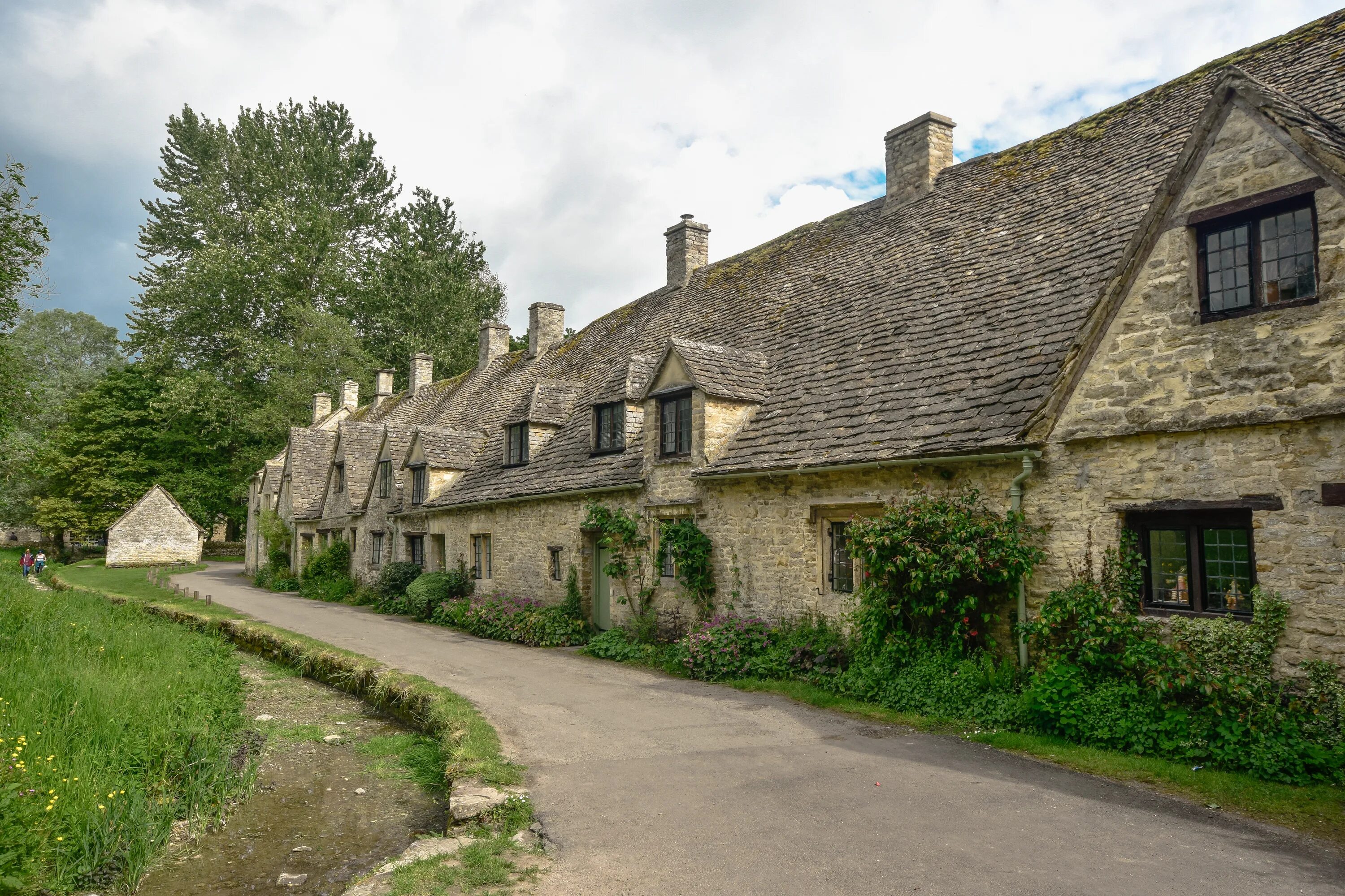 English village. Графство Оксфордшир Англия. Бибери деревня в Англии. Деревня графства Оксфордшир  Котсуолдс. Бибери, Англия, Великобритания.