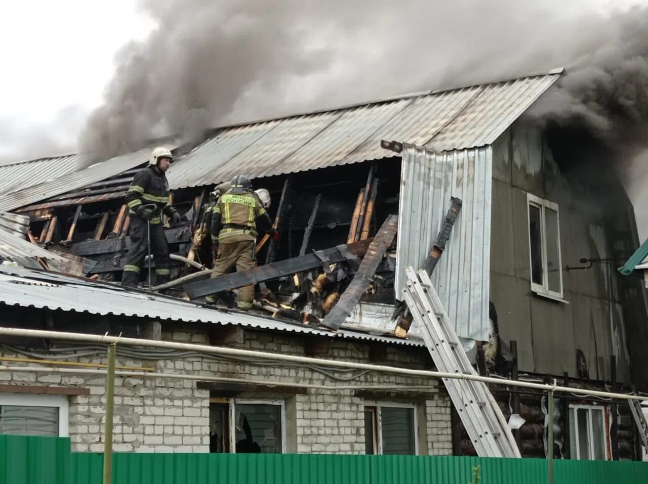 Пожар в пензе сейчас. Пожары. Пожар в пензе сейчас. Пожар в новоберезовском. Сегодняшний пожар в пензе.
