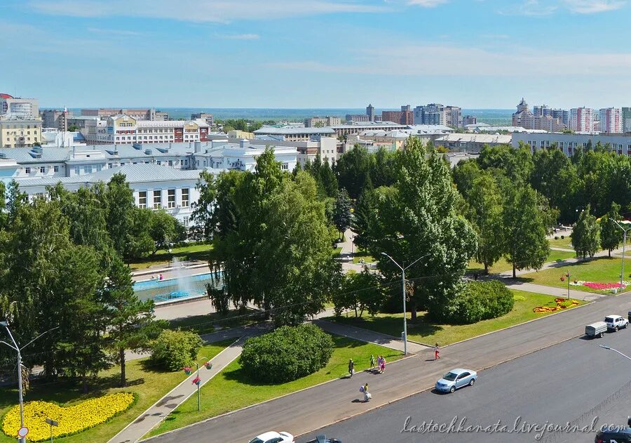 Где в барнауле можно сделать. Город Барнаул площадь Сахарова. Холм на площади Сахарова Барнаул. Площадь города Барнаул.