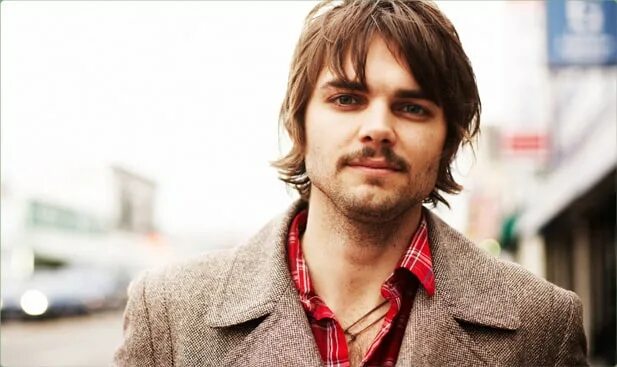 Nick Thune. Оддгейр туне. Нике тун фото. Ник тун