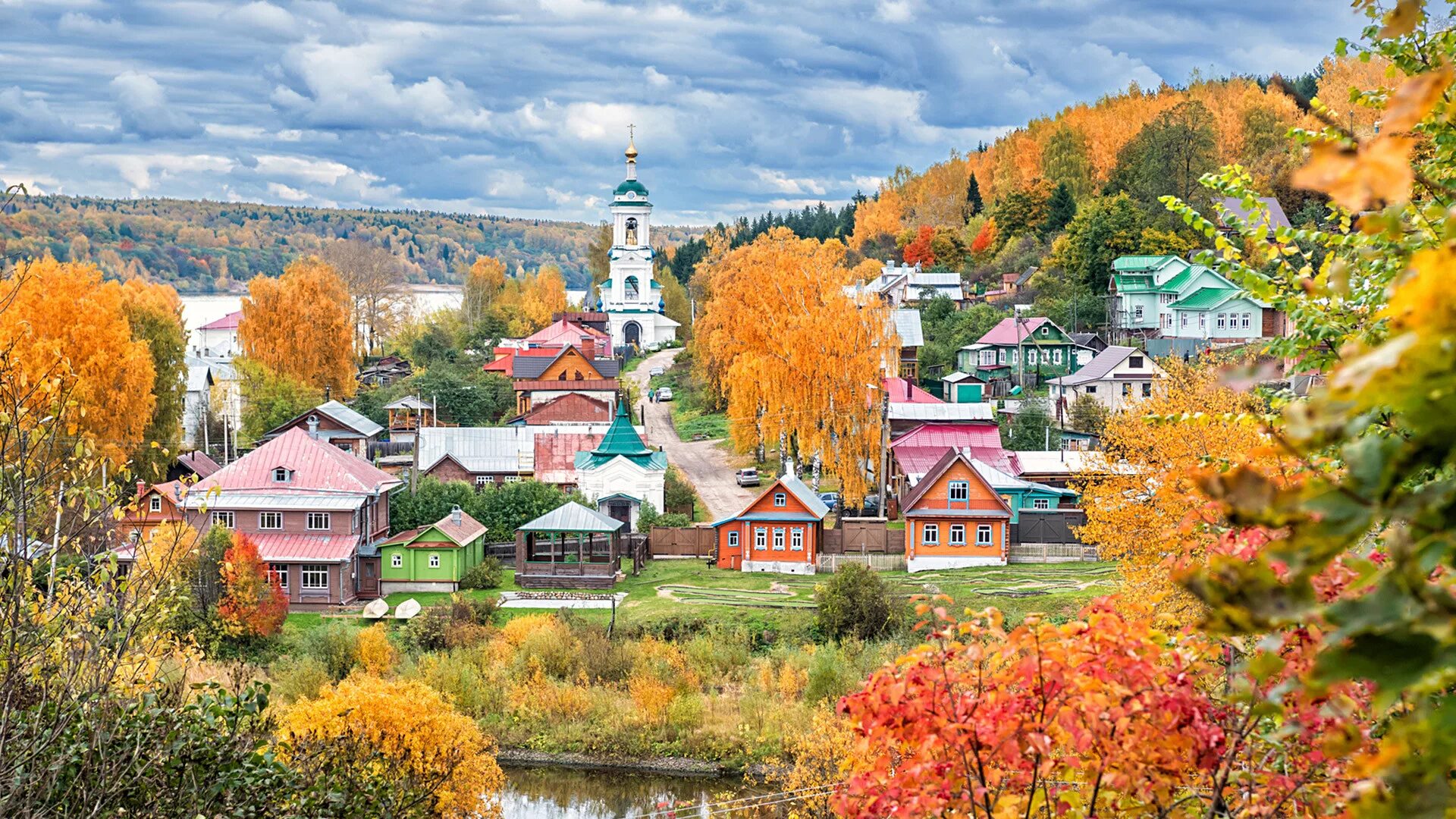 Плёс город. Городке плёс. Город Плес Ивановской области. Плес на Волге Ивановская область.