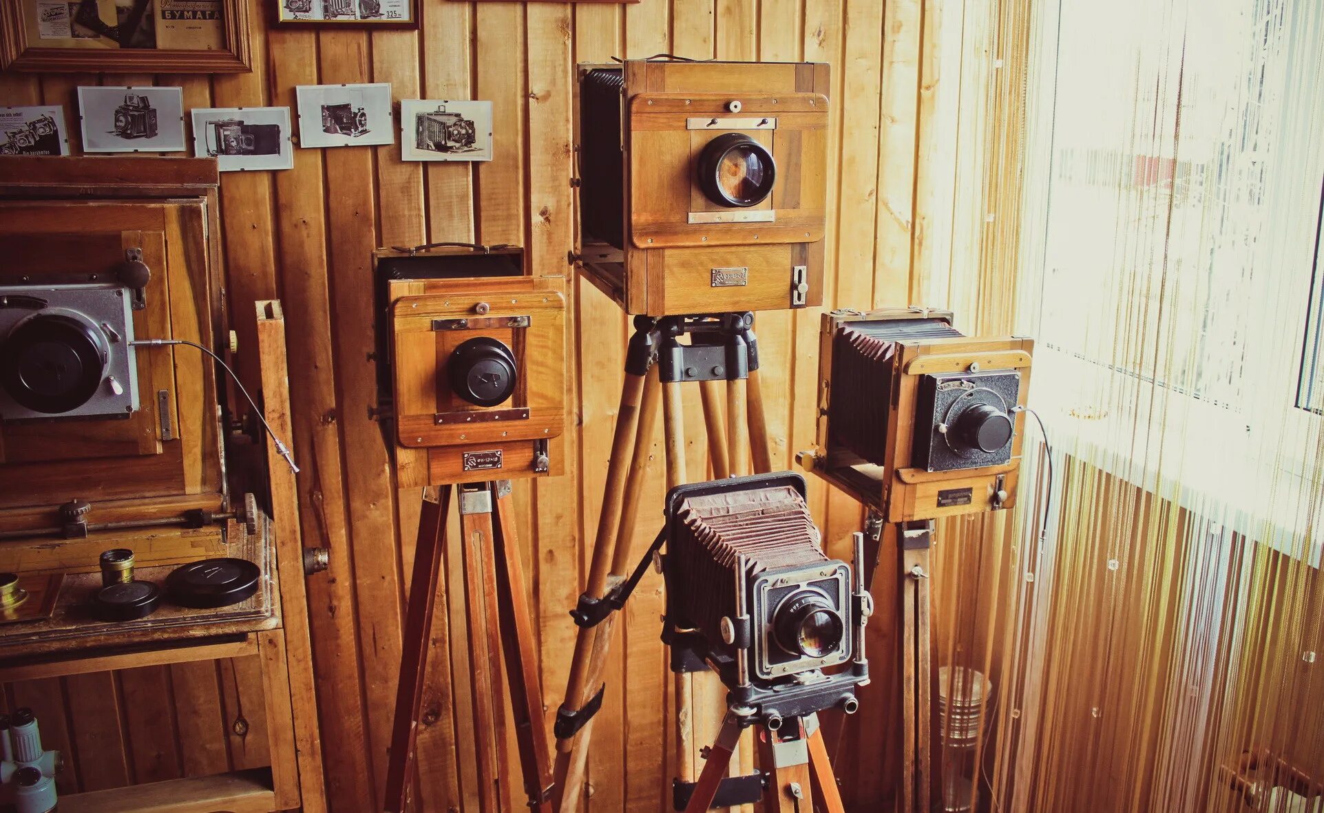 Старый фотоаппарат. Ретро фотоаппарат. Коллекция старинных фотоаппаратов. Старинная фотокамера.