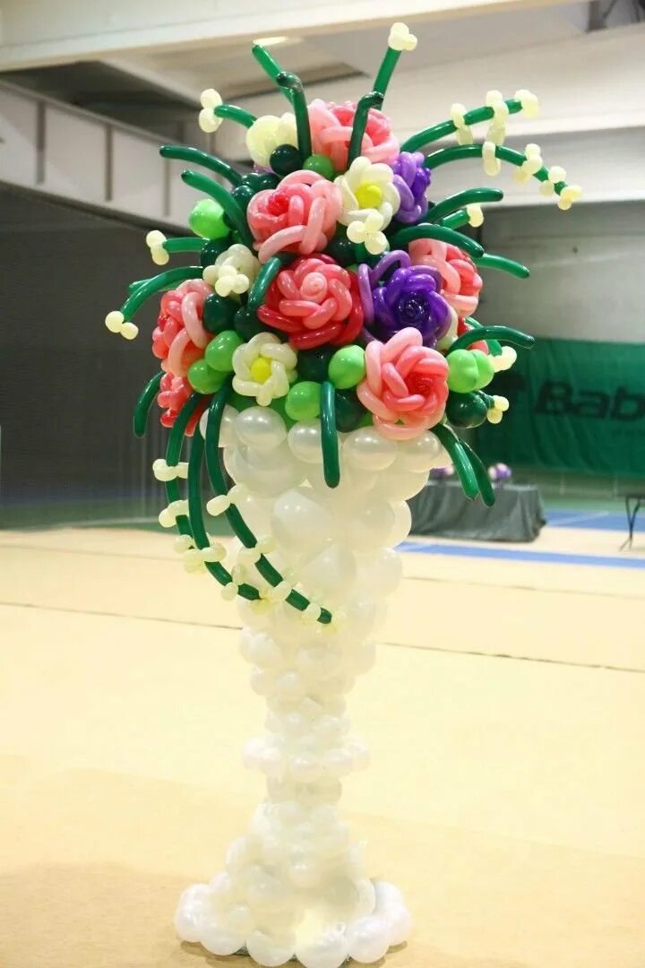 Ваза из шаров. Букет из шаров. Колонна с цветами из шаров. Букет цветов из шариков.