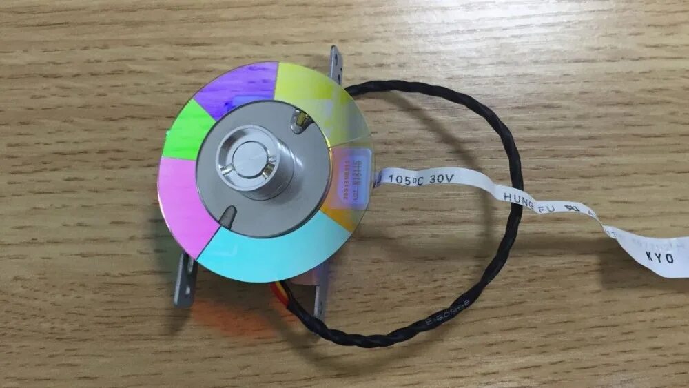 3 y 57. Цветовое колесо для проектора. Датчик цветового колеса проектора. Световое колесо в проекторе. Цветовой диск проектор.
