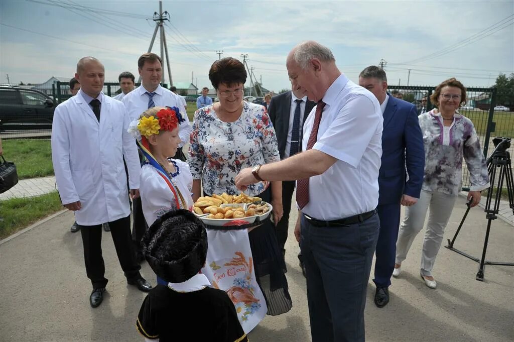 Самарская область, Большечерниговский район, большая Черниговка. Большая Черниговка храм Самарская область. Главный врач Большечерниговского района Самарской области. Новый Камелик Большечерниговский район Самарская область. Погода петровский большечерниговский район