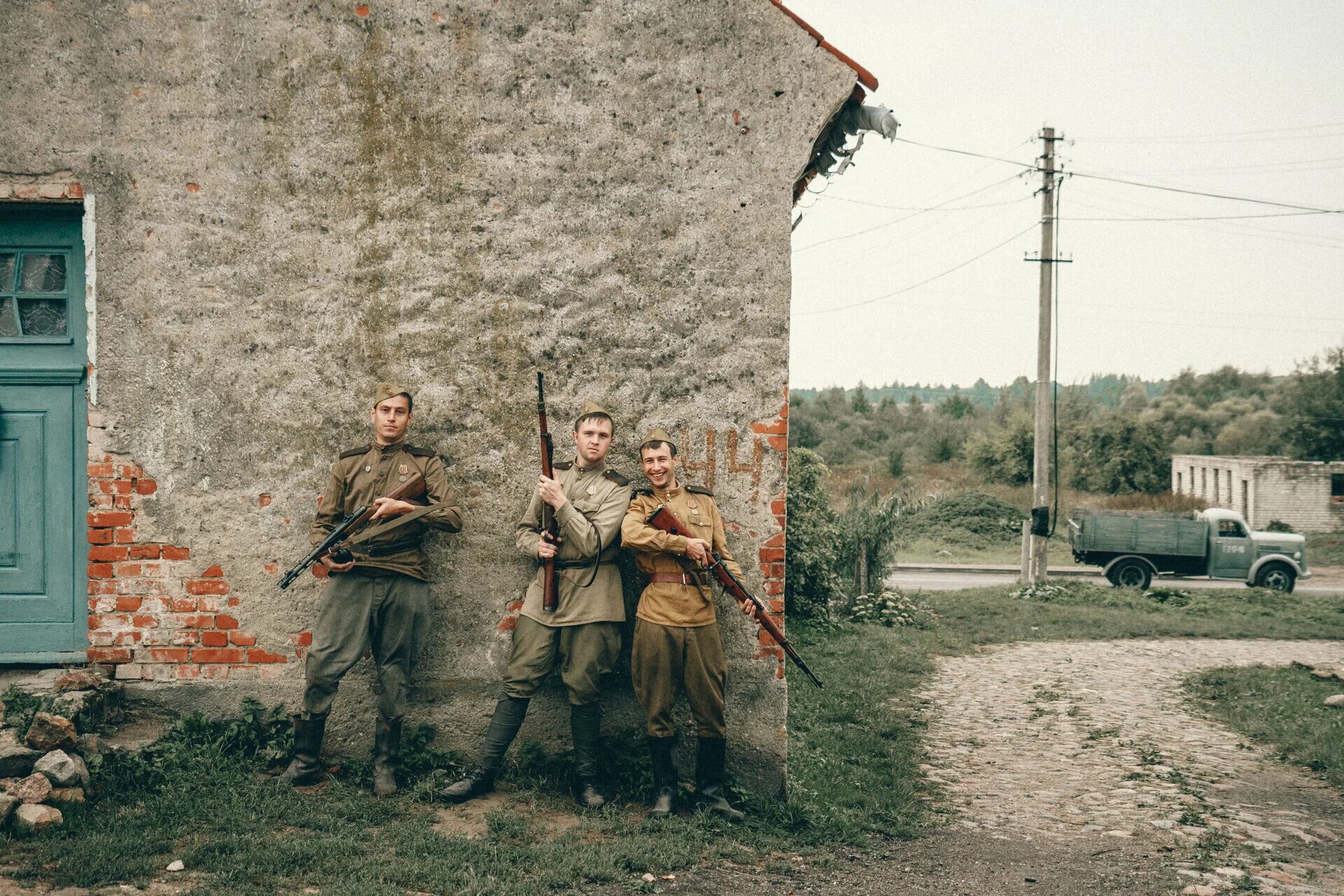 По законам военного времени последние