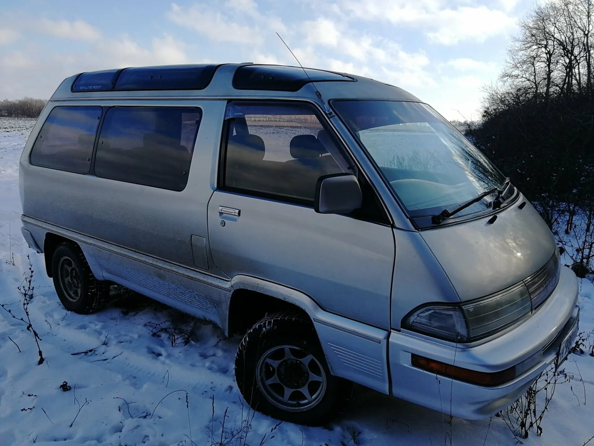 Айс с пробегом. Toyota Master Ace Surf 1989. Toyota Master Ace Surf. Toyota Ace Surf 1989. Тойота Таун айс Сурф.