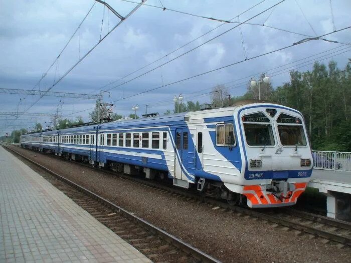 Савеловский вокзал дубна расписание электричек. Электропоезд москва - дубна. Электричка в дубне. Москва дубна электричка. Станция дубна.