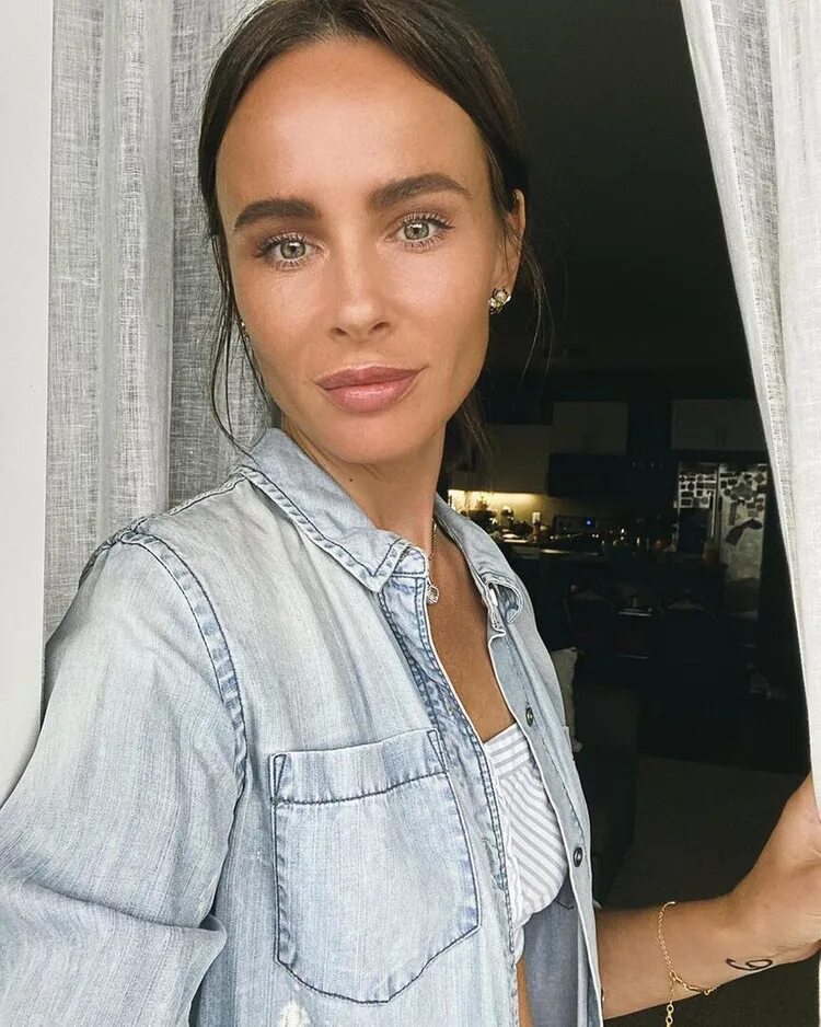 Сколько лет группе демо. Саша зверева 2020. Группа демо саша зверева 2000. Сколько лет группе демо. Группа демо 90е.