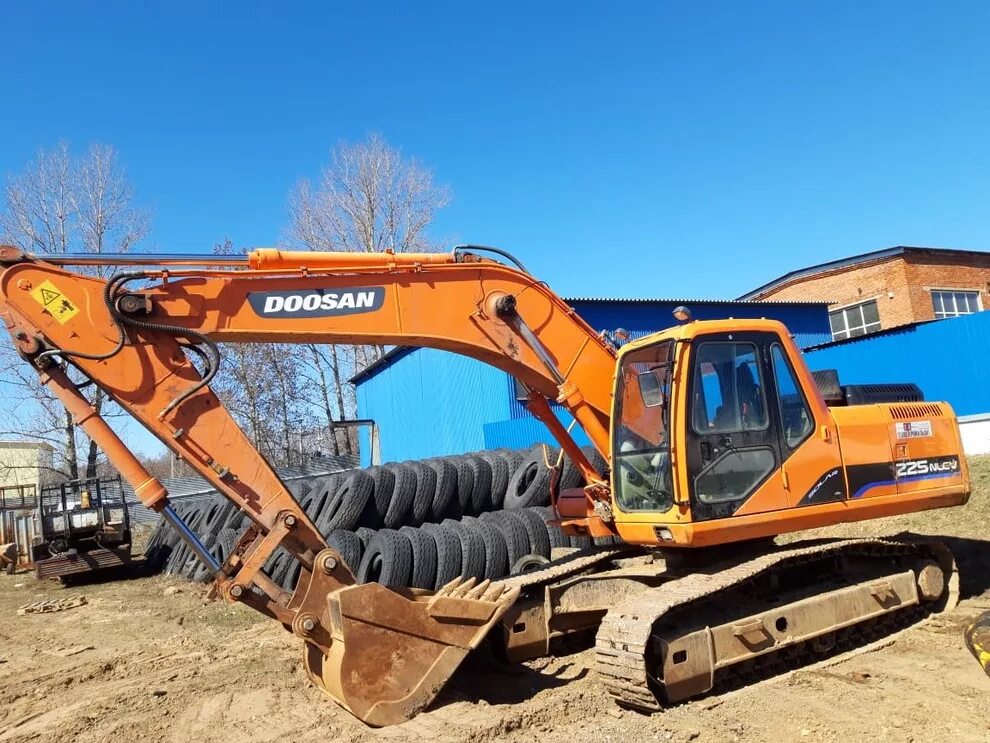 Дусан 225 экскаватор. Экскаватор Доосан 225 гусеничный. Doosan 225 LC. Ковш Doosan dx225lca. Экскаватор дусан 225