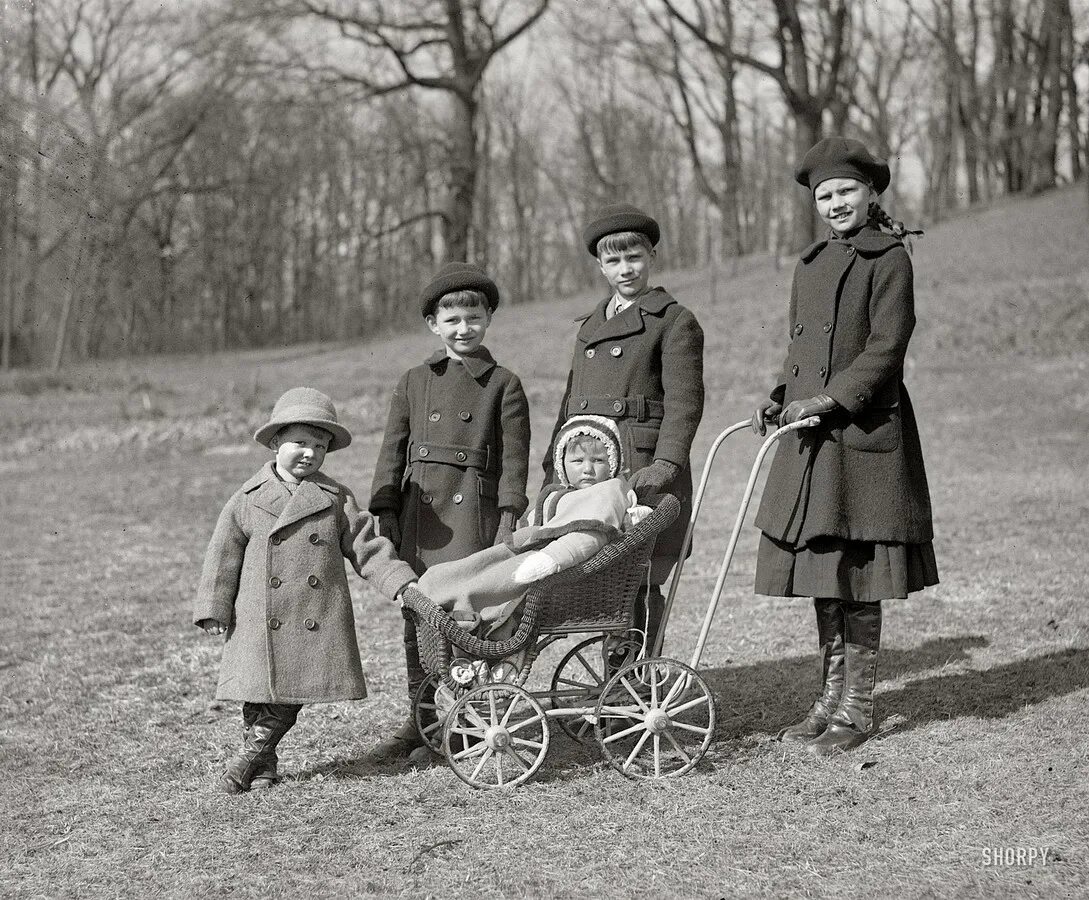 Дети 20 века. Дети одежда 1910 года. Одежда детей 1900 года. Одежда ребенка 1920 года.