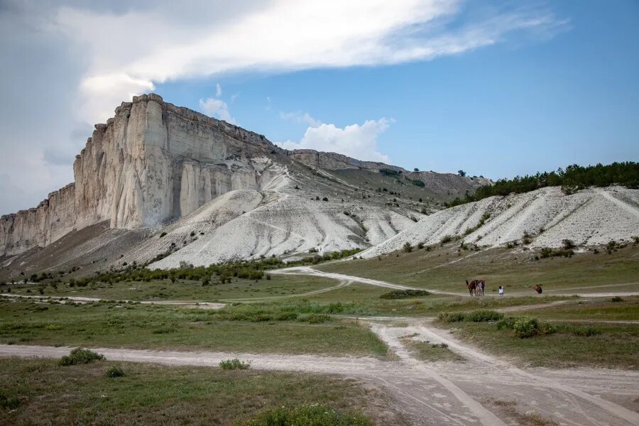 Белая скала белогорск. Гора белая скала в крыму. Всадник без головы белогорск скала. Белая скала, или ак-кая. Белая скала бьорн.