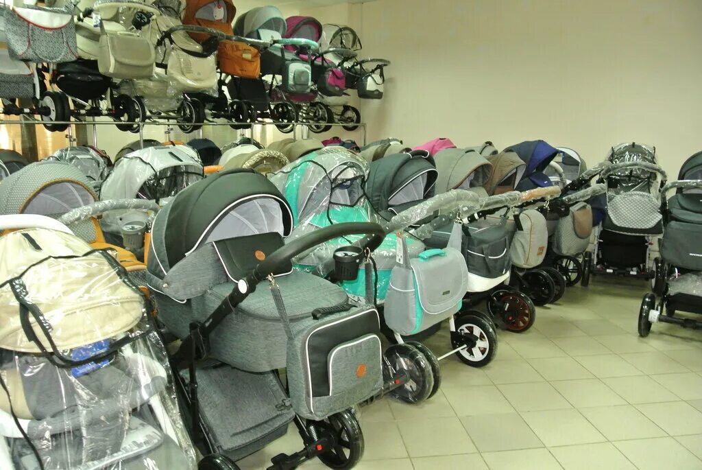 детский магазин колясок. детские коляски в магазине. детский магазин мир колясок. детский магазин мир колясок. детские коляски детский мир.
