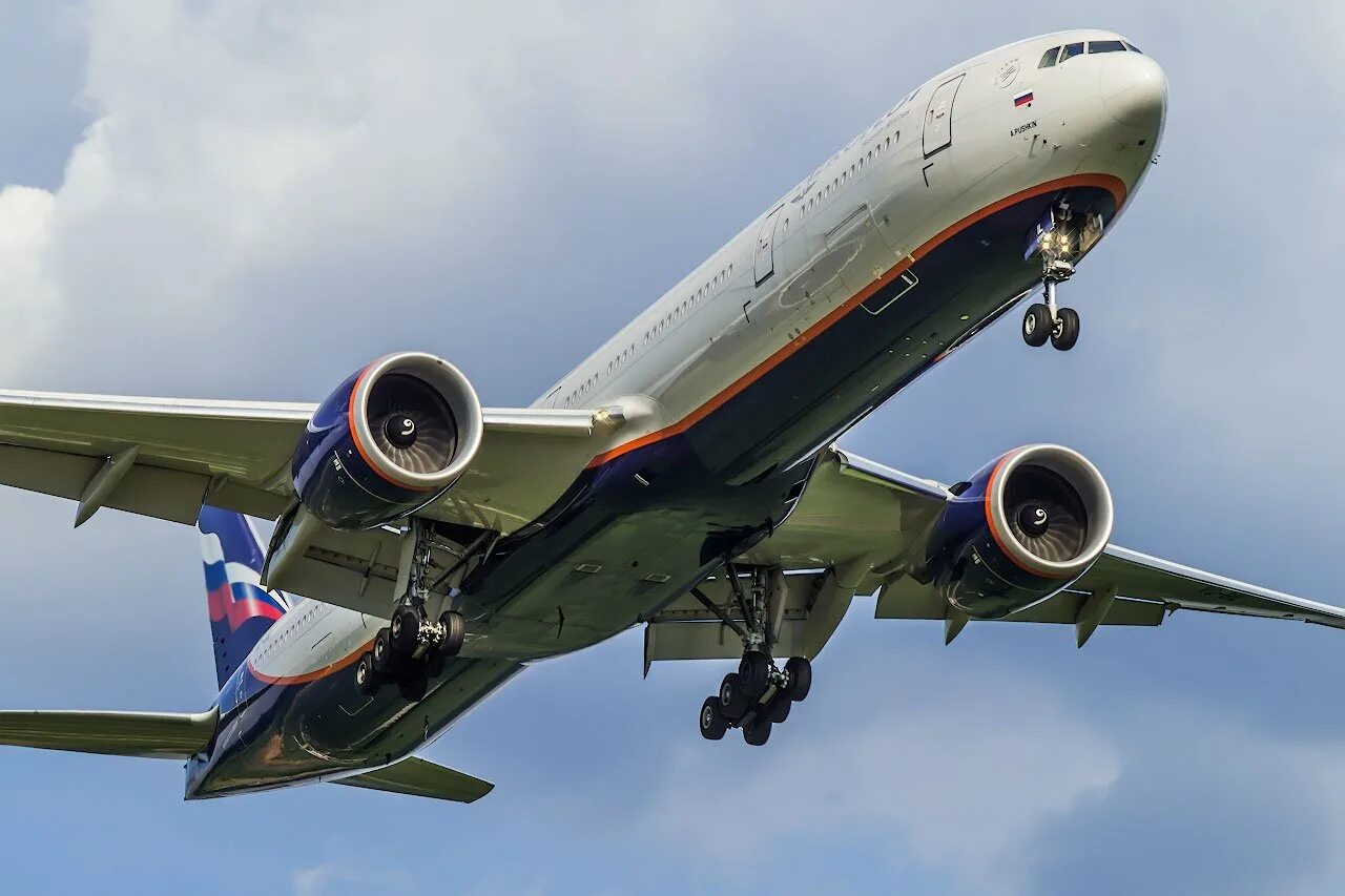 Самолет Боинг 777-300. Боинг 777 300 er. 777-300er. Boeing 777-300er. Boeing 777 300er фото