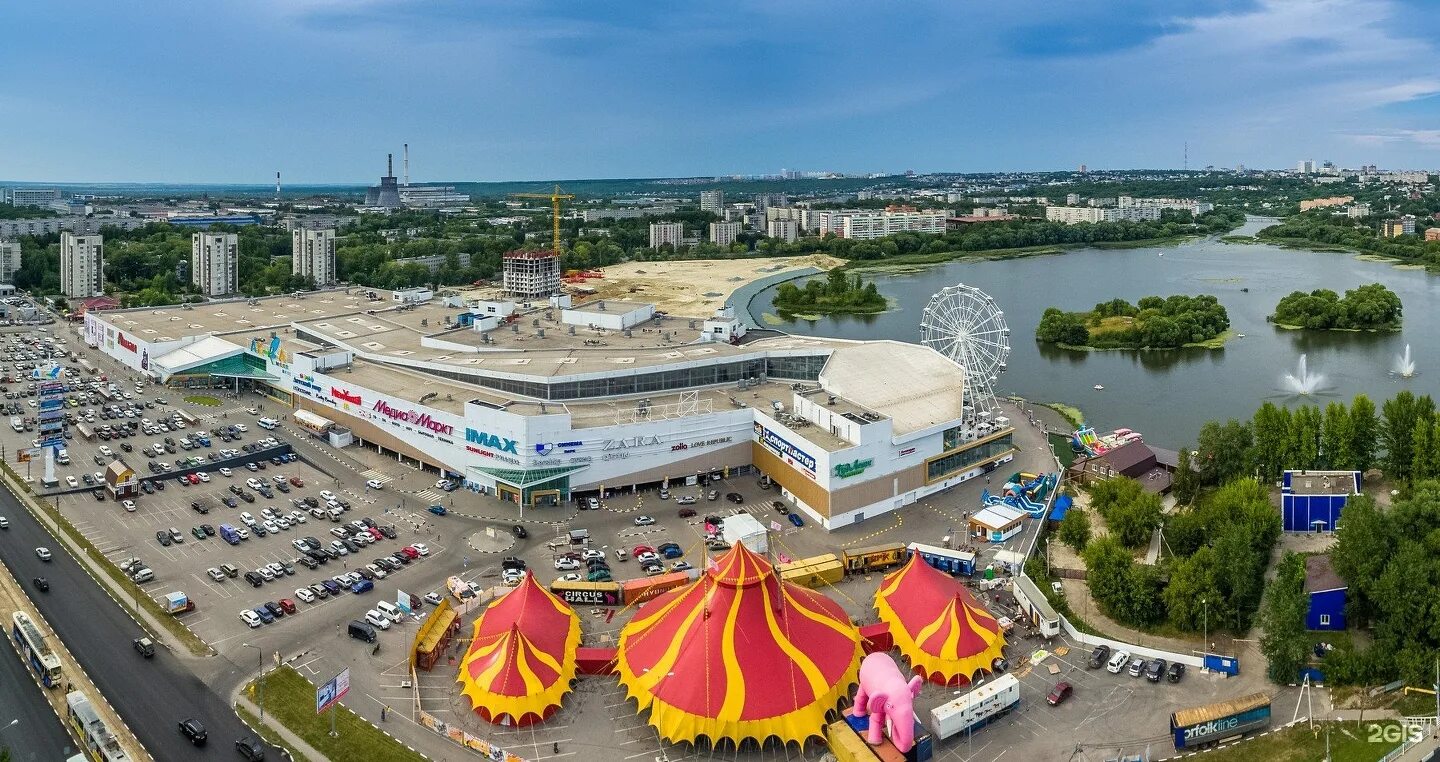 Аквамолл ульяновск сегодня. Аквамолл Ульяновск. ТРЦ Аквамолл Ульяновск. Набережная Аквамолл Ульяновск. Аквамолл, Ульяновск, Московское шоссе.