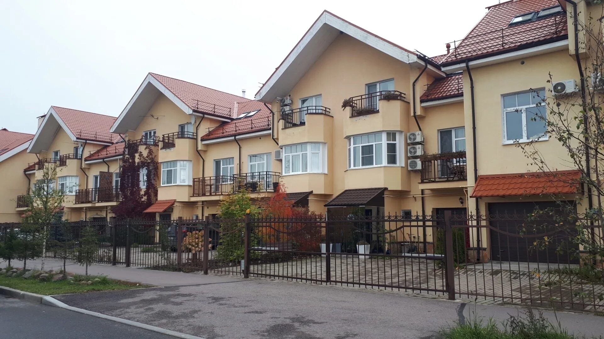 рай в шалаше сестрорецк таунхаус. загородный дом в сестрорецке. таунхаус сестрорецк. продажа дома сестрорецк сосновая улица. рай в шалаше сестрорецк стройка.